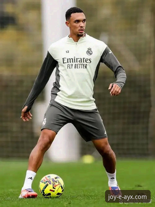 爱游戏AYX正版游戏下载使用指南 阿诺德皇马训练场外“停车合影”事件深度解析教程